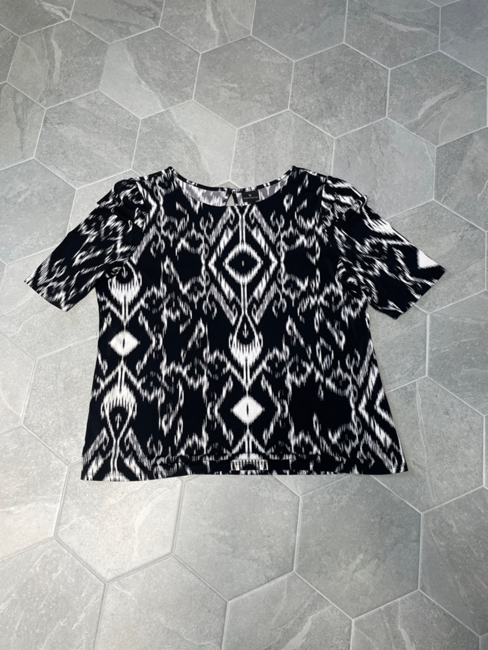 Worthington Black & White Geometric Blouse – Women’s XL